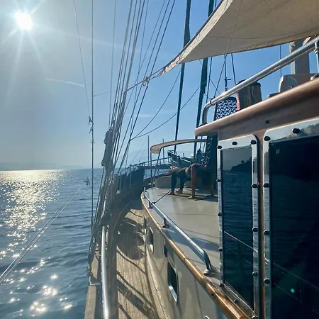 Hayat Bu, Boot Φετιγιέ