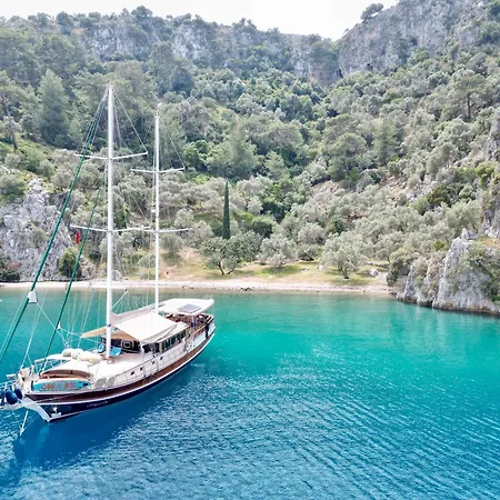 Hayat Bu, Boot Úszó hotel Fethiye