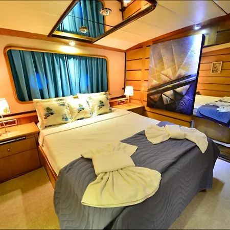 Úszó hotel Hayat Bu, Boot Fethiye