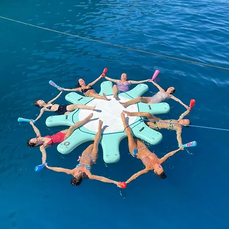 Hayat Bu, Boot Úszó hotel Fethiye